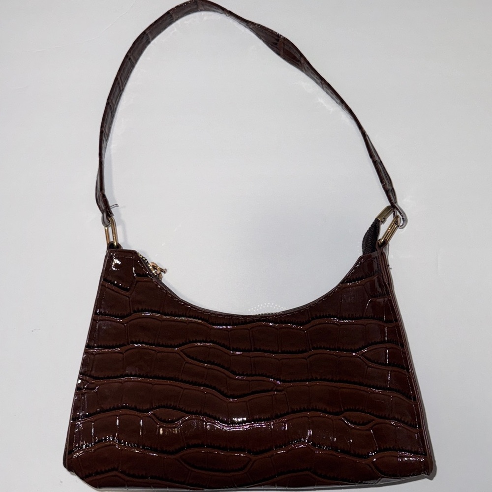 Chic Brown Crocodile Pattern Shoulder Bag